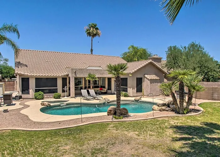 Pool, Hot Tub & Grill: Spacious Chandler Retreat