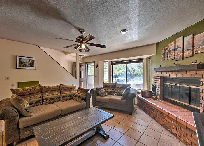 Gated Resort, Pool And Spa Townhome In Pinetop!