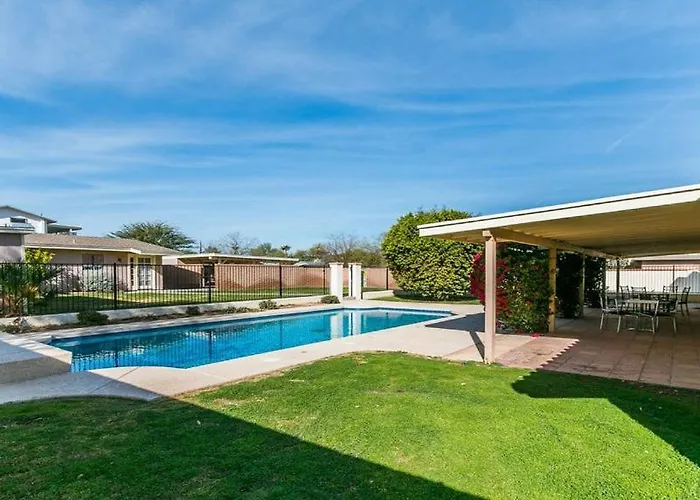 North Phoenix 4 Bedroom With Guest House Pool