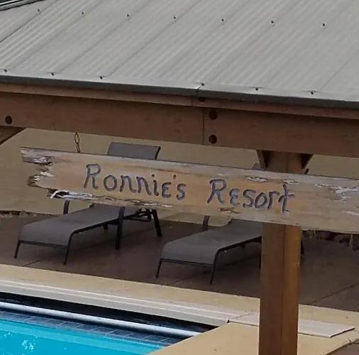 Ronnie'S Resort