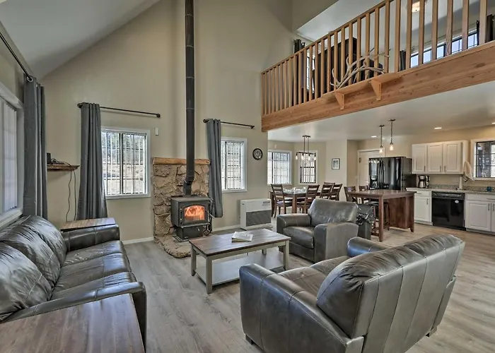 Family Home In Flagstaff W/ Surrounding Mtn Views!
