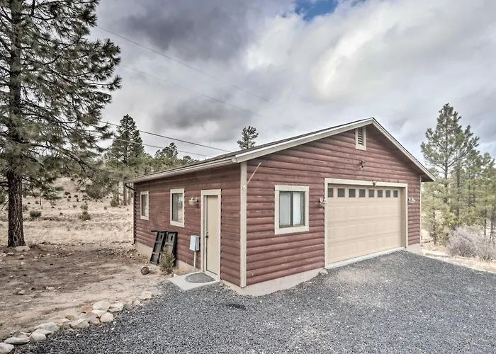Fire Pit + Game Room: Heber-Overgaard Cabin!