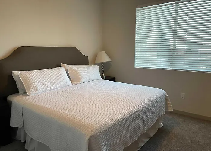 Stay Gia New Modern 1 Bedroom Apartment With Swimming Pool & Gym At Grayson Place