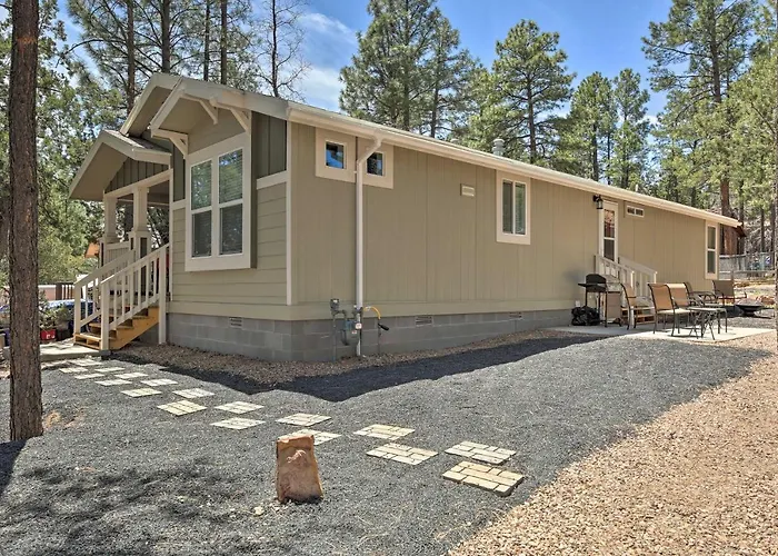 Quiet Home With Fire Pit 3 Mi To Show Low Lake!