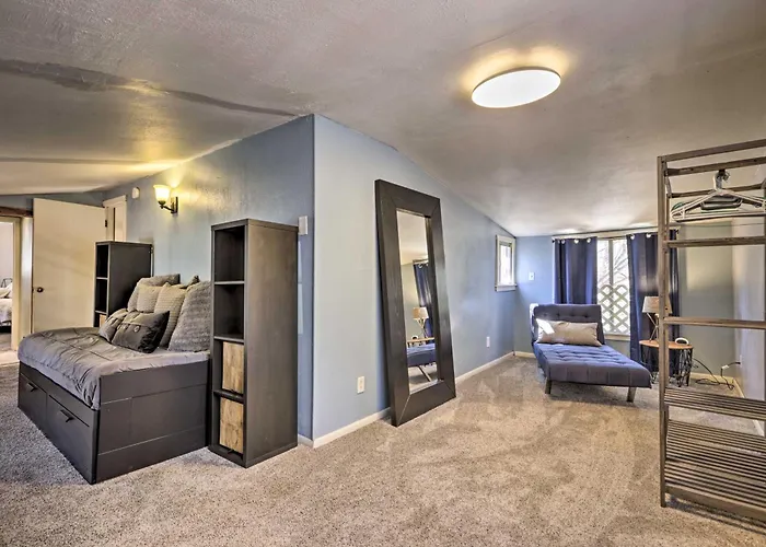 Hike & Relax Fireside: Dog-Friendly Gem In Payson!