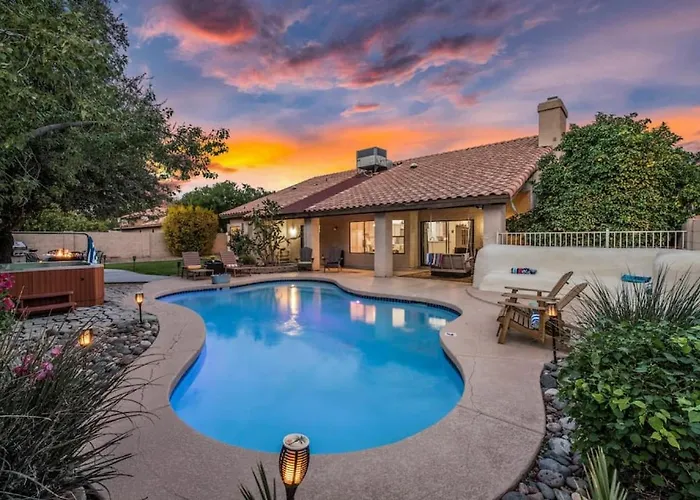 Beautiful Scottsdale Escape Heated Pool, Spa, & Putting Green