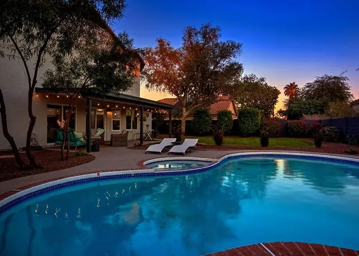 Scottsdale Kierland 4 Bdrm wResort Like Backyard