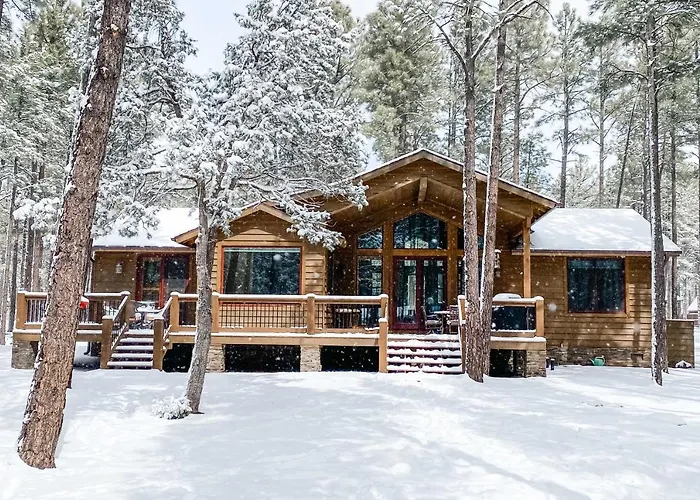 Deck + Fire Pit: Family-Friendly Lakeside Retreat