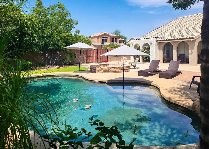 Hot Tub & Fire Pit: Phoenix Oasis Near Hiking!