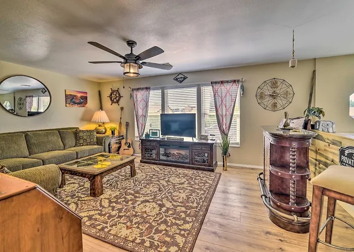 1 Mi To Antelope Canyon: 4Br Page Family Home