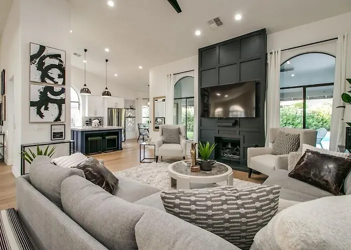 Private Sanctuary In North Scottsdale Wpool