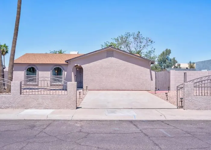 Fab Phx Getaway W/ Pool & Fire Pit