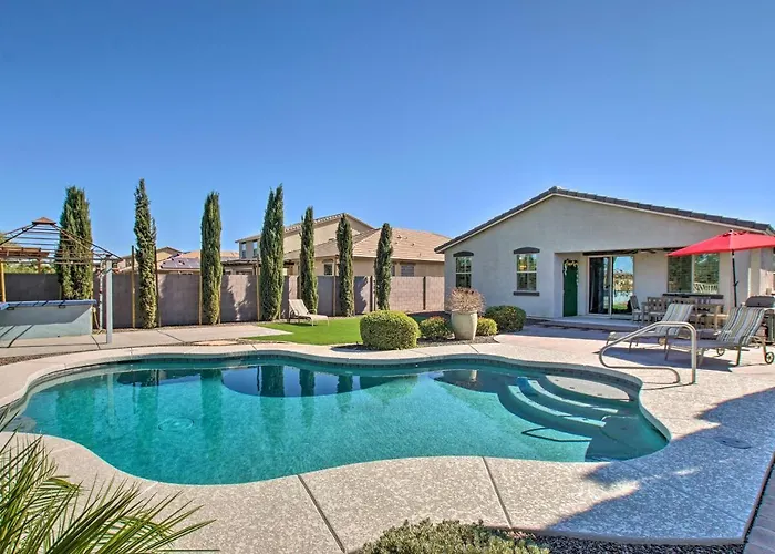 Pool & Covered Patio: Family Gem In San Tan Valley