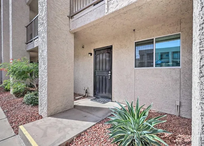 1 Mi To Old Town: Scottsdale Condo W/ Pool Access