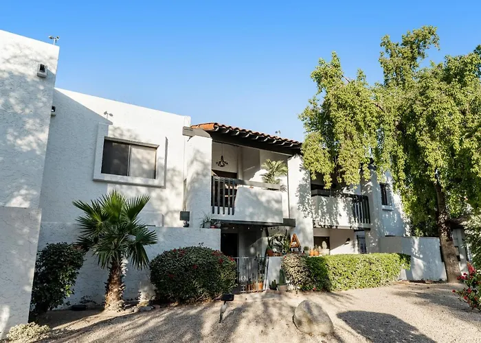 Villa West