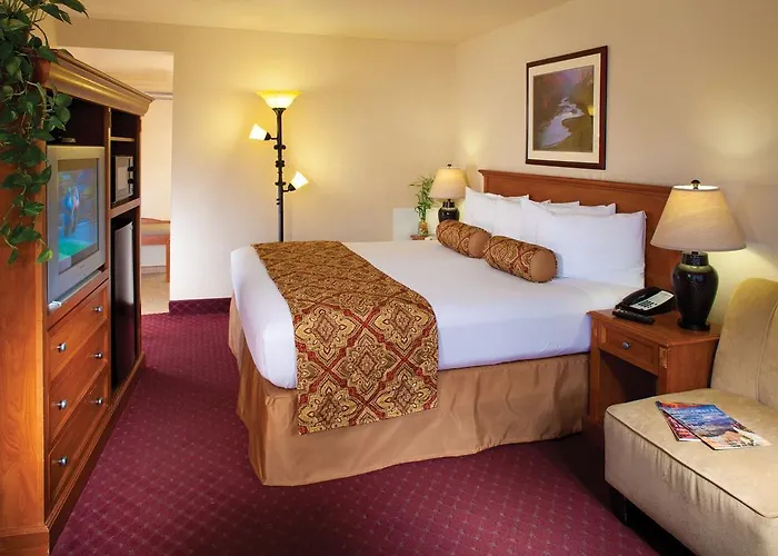 Red Feather Lodge/Hotel