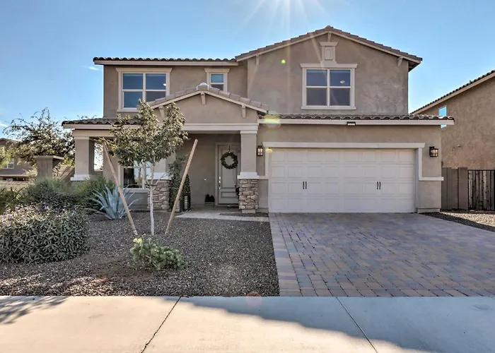 Pool, Hot Tub! San Tan Valley Snowbird Getaway