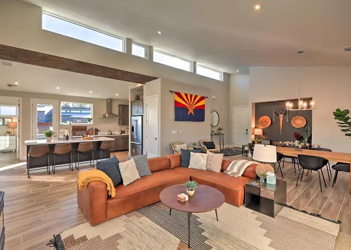 Flagstaff Home W/ Patios + Mount Humphries Views!