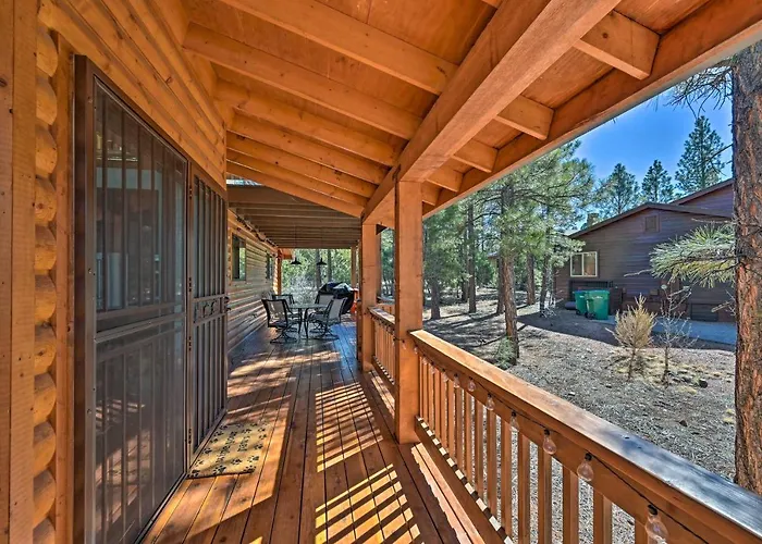 Deck, Bbq & Fireplace: Family Cabin In Show Low!