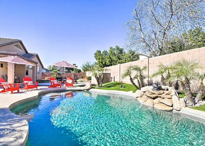 Family Poolside Escape 15 Mi To Dtwn Phoenix!