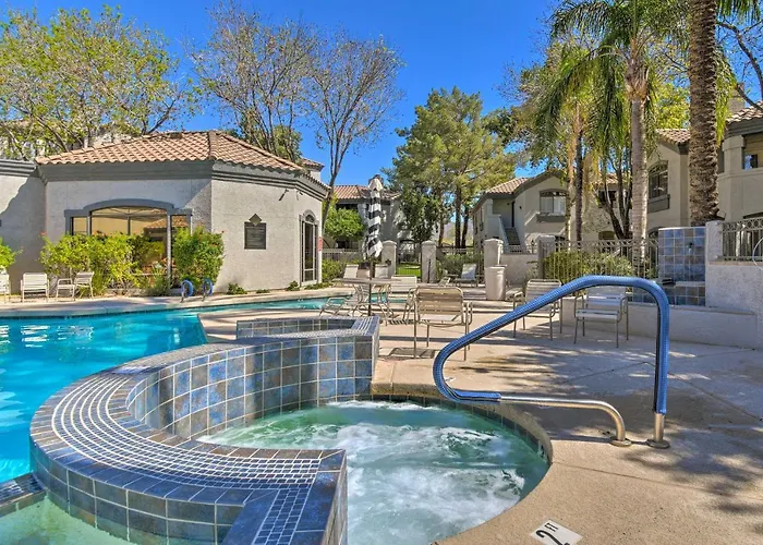 Mtn Views & Pool Access! Scottsdale Golf Retreat
