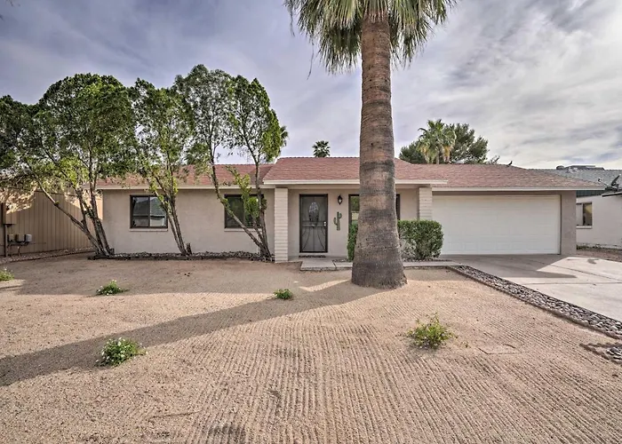 Private Pool + Playground: Phoenix Family Home!