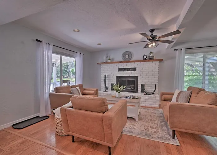 Whispering Pines Home: Fire Pit, Near Scenic Hikes