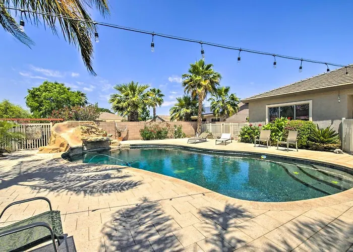Pool Table, Yard & Grill: Luxe Queen Creek Escape