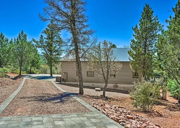 Mtn Views & Gas Fire Pit: Luxe Pine Escape!