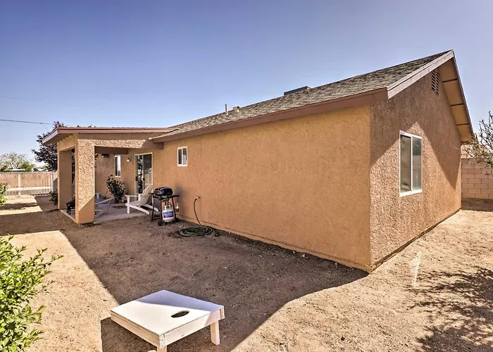 Kid-Friendly Kingman Home Near Parks & Dining
