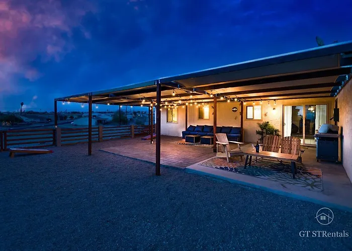 A Wave From It All - Pet & Family Friendly Home With Beautiful Views!