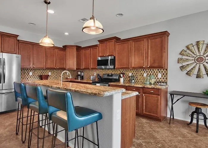 Stylish & Modern Home Near Downtown Gilbert!