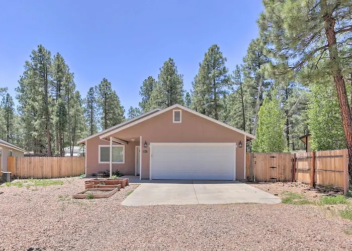 Fenced Yard, Fire Pit: Quiet Show Low Home!