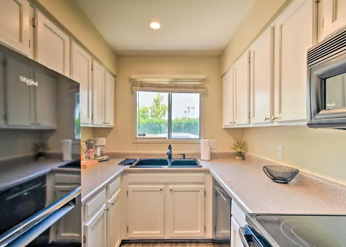 1 Mi To Old Town! Snowbird Escape W/ Pool Access