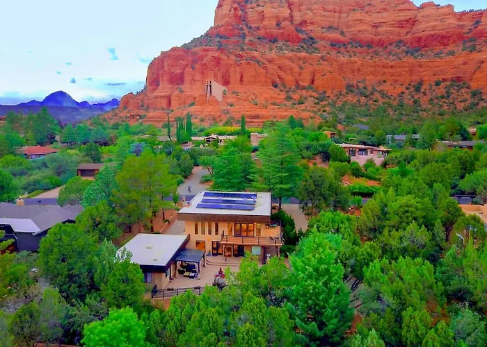 Red Rock Views And Fire Pit Stunning Sedona Home