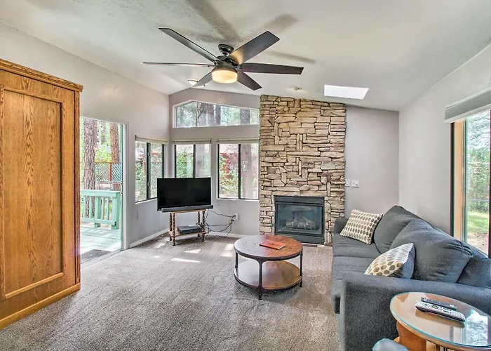 2 Mi To Rainbow Lake: Woodsy Retreat W/ Deck!