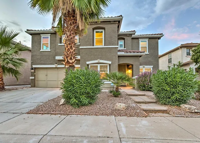 Heated Pool & Hot Tub: Family Home In Gilbert