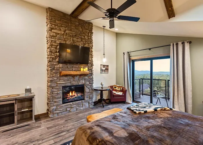 Lodge At 5600