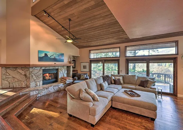 Upscale Flagstaff Country Club Home W/ Mtn Views!