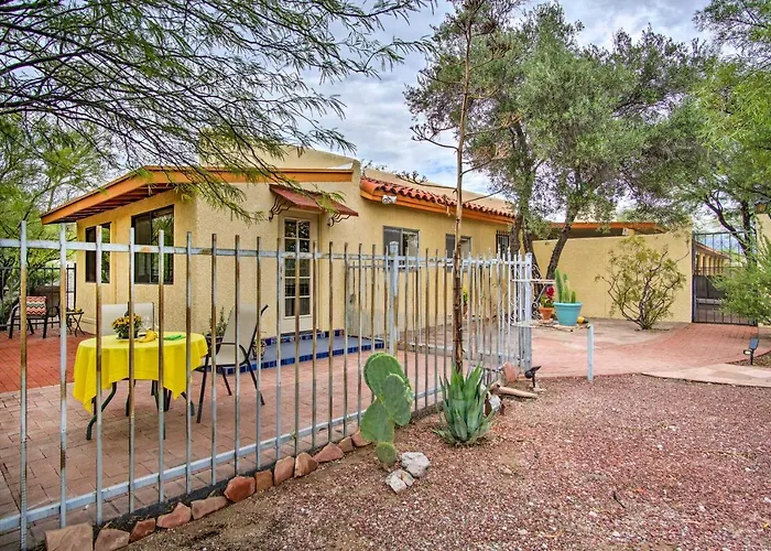 Charming Tucson Casita Near Hiking & Biking!