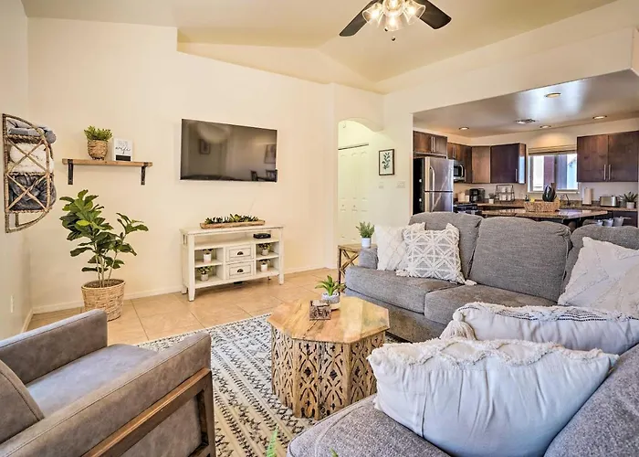 Chic Yuma Getaway Near Park, Golf & Shopping!