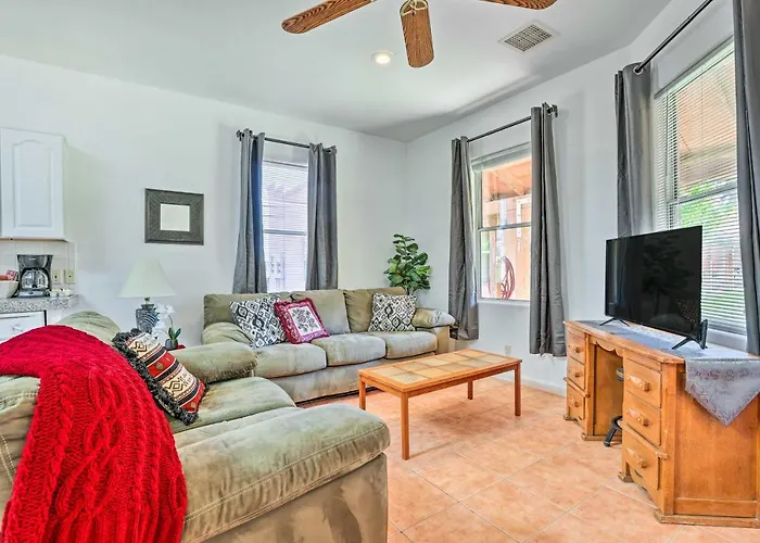 Cozy & Relaxing Eloy Apartment W/ Pool Access