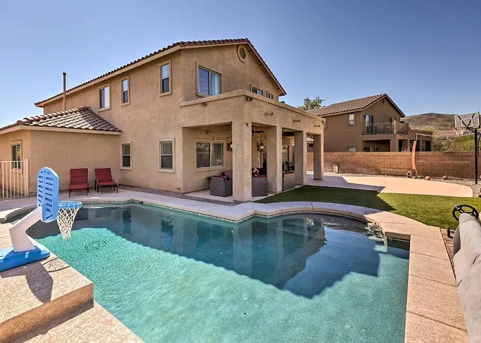 Modern Tucson Home W/ Patio + Saltwater Pool!