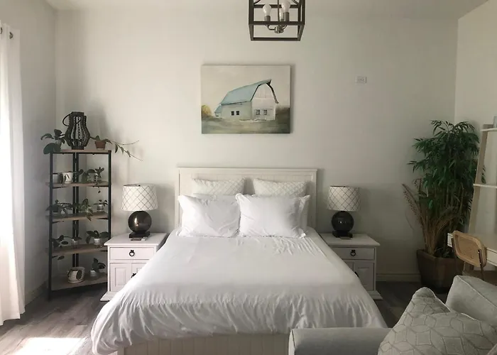 Beautiful Private Casita/Guesthouse W/ Kitchen, Access To Pool/Spa