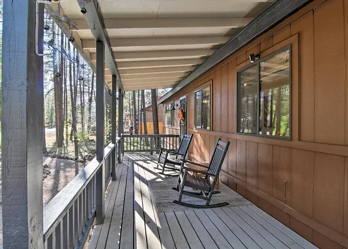 Fireplace, Deck & Grill: Pinetop Cabin Rental!
