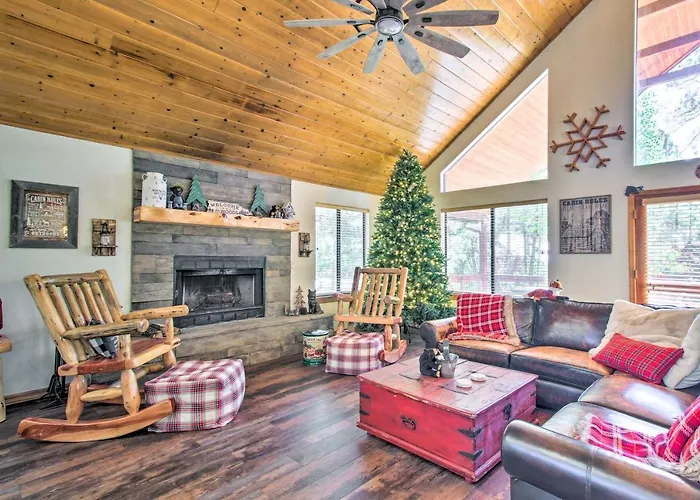 Pinetop Retreat W/ Fire Pit & Game Room!