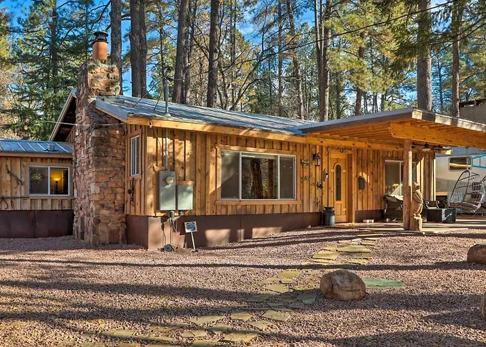 Patio And Fenced Yard Cozy Payson Cabin Retreat