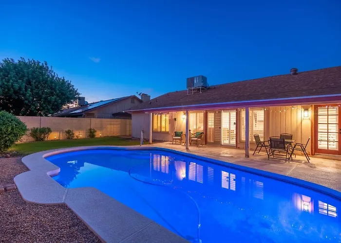 Large Pool With Diving Board, Remodeled 3Bdrm, Near State Farm Stdm And More!