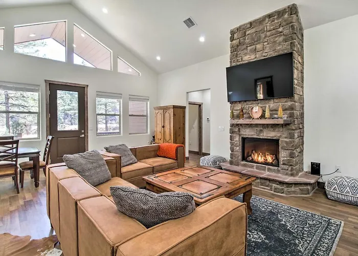 Pet-Friendly Show Low Cabin: Near Hiking!
