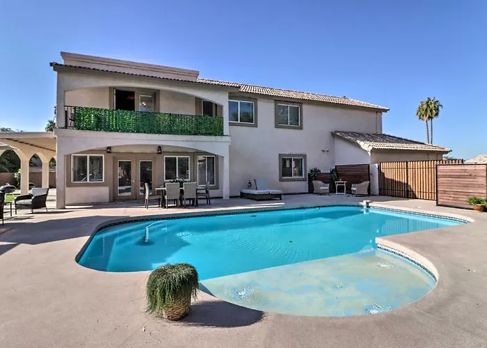 Lavish Family Escape W/ Game Room In Avondale!